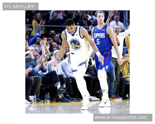 普尔替补表现惊艳22分钟内11投7中斩获21分三分球命中率高达75